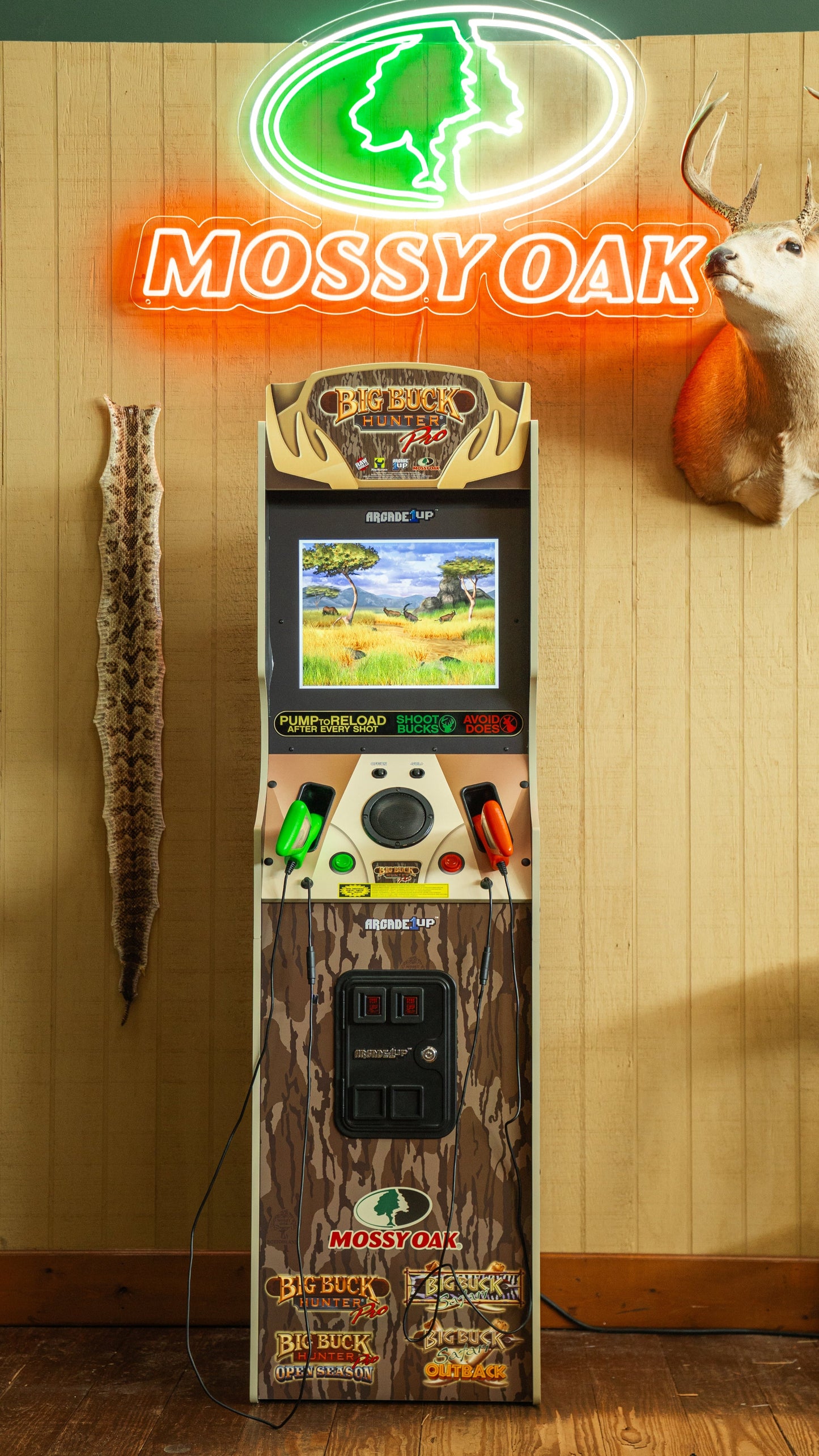 Big Buck Hunter Mossy Oak Deluxe Arcade Machine